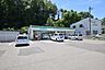 周辺：ファミリーマート川平一丁目店 徒歩9分。 720m