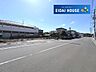 その他：前面道路含む外観