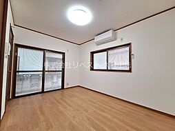 フラットK 102 1階1Kのリビング/ダイニング