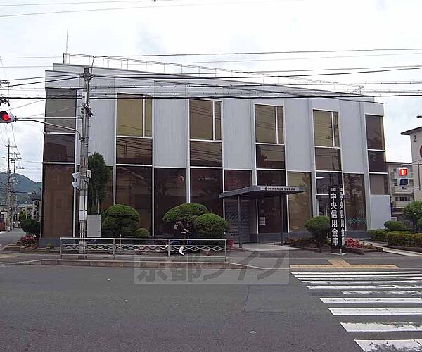 画像30:京都中央信用金庫 常盤東支店まで46m 丸太町通り沿いにございます。駐車場完備。