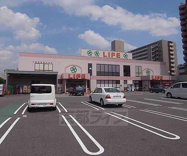 画像15:ライフ 梅津店まで349m 天神川四条の南西にあります。大型駐車場完備。
