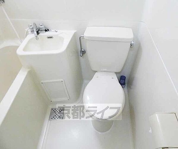 画像8:清潔感のあるトイレ。