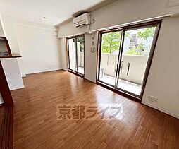 フローレンスさがの 101 1階2LDKのリビング/ダイニング