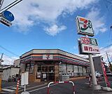 セブンイレブン京都下津林水掛町店まで320m 美味しいお弁当ならセブンイレブン。角地にあって入りやすい