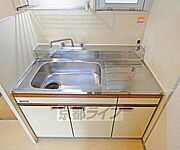 コンパクトなキッチンです