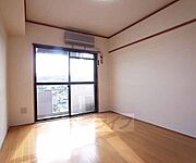 シンプルなお部屋ですね。