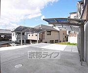 駐輪スペース、屋根付きです