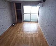 室内はきれいに改装されております