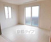 白い床で清潔感があります。