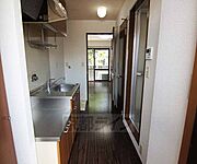 玄関から見た室内の様子です。