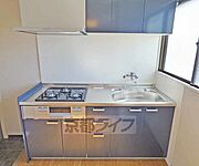 綺麗なシステムキッチンに入れ替わりました。