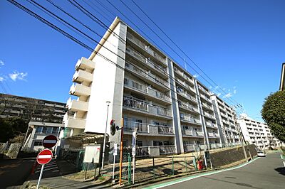 外観：東急田園都市線「青葉台」駅まで、徒歩8分の便利な立地です♪