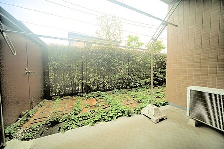 専用庭約14平米です! テラス5.40平米もございます♪