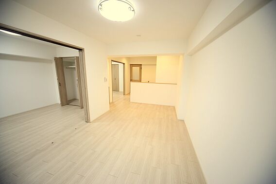 明るい光が差し...