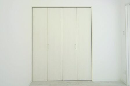 クロゼット付きで、お洋服の収納がはかどりますね♪