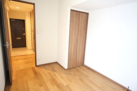 こちらの洋室は、お子様部屋にいかがでしょうか♪