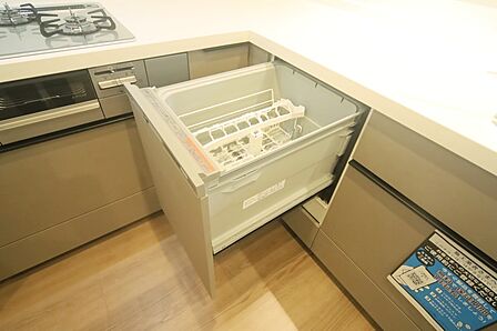 食器洗い乾燥機付きで、洗い物の時間をご家族のお時間に。