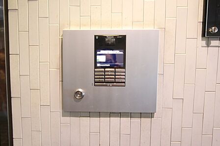 オートロックシステムで、安心のセキュリティです