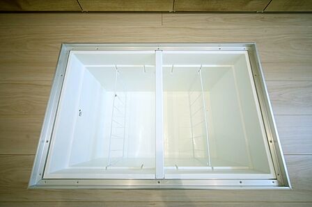 キッチンには、床下収納がございます。