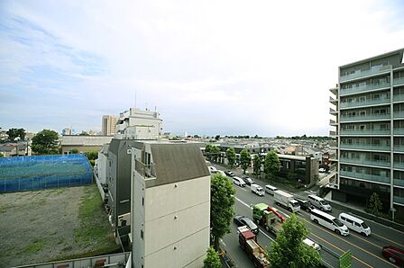 周辺は平坦地で、生活便利な住環境となっております♪