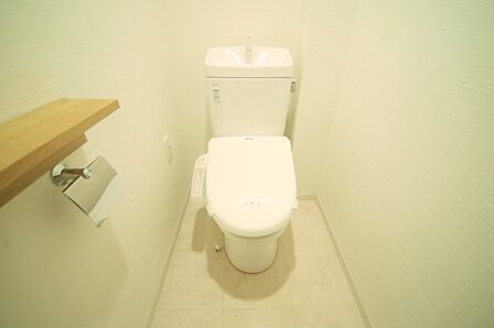 温水洗浄機能付きのトイレで、いつも快適に♪