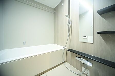 追い焚き機能の有るオートバスで、寛ぎの時間をお過ごしください♪