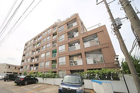 周辺はお買物施設充実で、利便性の高い物件でございます♪