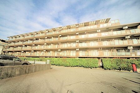 総戸数44戸です！　新耐震基準のマンションとなっております♪