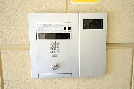 オートロックシステムで、安心のセキュリティです。