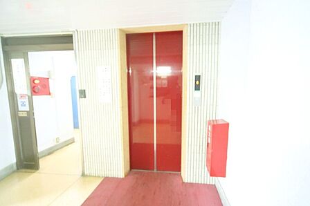 エレベータがございますので、お部屋への移動が安心ですね。