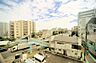 周辺：4階部分の東南向き角部屋で、陽当り風通し良好となっております♪