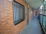 玄関前共用廊下