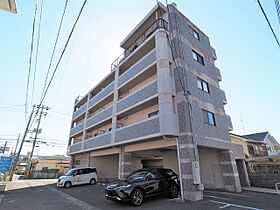 ユニゾン長府 204 ｜ 山口県下関市長府松小田本町（賃貸マンション1K・2階・30.40㎡） その1