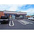 コンビニ「セブンイレブン下関秋根本町店まで590m」