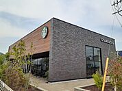 飲食店「スターバックスコーヒー防府店まで600m」