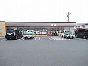 コンビニ「セブンイレブン防府岸津1丁目店まで550m」