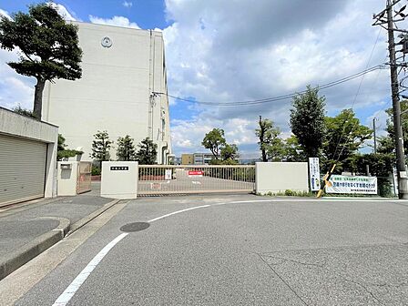 尾張旭市立白鳳小学校