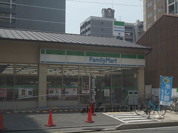 画像21:ファミリーマート　四条西洞院店まで270メートル