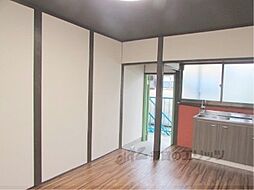 京阪本線 神宮丸太町駅 徒歩16分の賃貸アパート 2階ワンルームのリビング/ダイニング