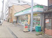ファミリーマート　唐橋羅城門町店まで220メートル