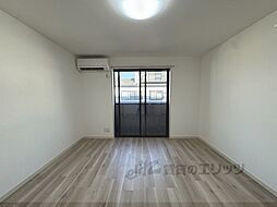 GLADVIS二条式部 201 2階1Kのリビング/ダイニング