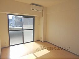 パインフィールド葛野大路 5階1Kのリビング/ダイニング