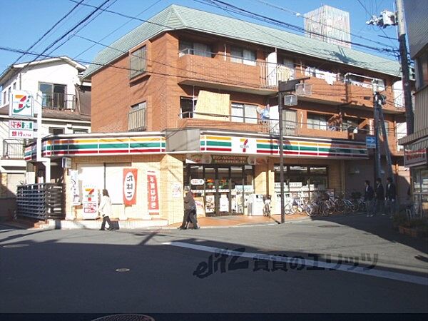 画像18:セブンイレブン　京都深草直違橋店まで800メートル