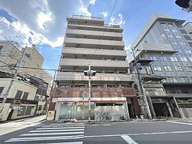 京都府京都市下京区西洞院通綾小路上る妙伝寺町（賃貸マンション1K・8階・17.30㎡） その1