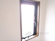 角部屋で出窓があります