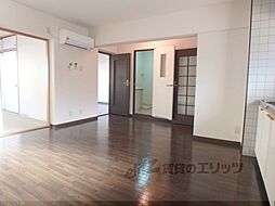 ピンクフィールド 403 4階2LDKのリビング/ダイニング