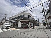 日の出市場まで410メートル