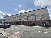 ライフ　二条駅前店まで560メートル