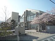 神足小学校まで1100メートル