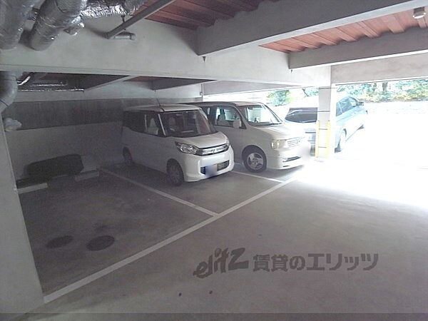 画像24:駐車場